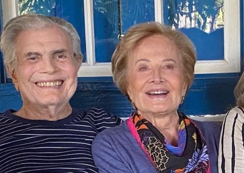 Neta mostra últimas fotos de Tarcísio Meira com Glória: 'iam de mãos dadas até na sala'