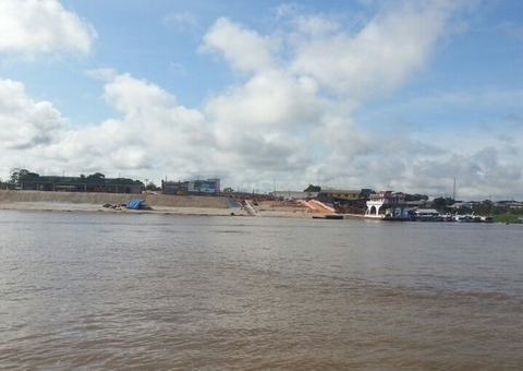 Populares encontram jovem morto boiando em porto no Amazonas 