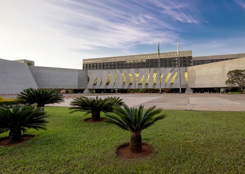STJ mantém prisão de quatro desembargadores do TRT do Rio