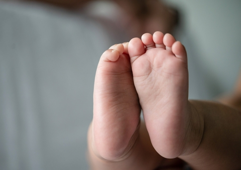 Campanha Junho Lilás destaca a importância do Teste do Pezinho em bebês