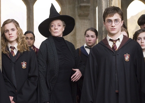 Daniel Radcliffe faz homenagem a Maggie Smith, eterna professora Minerva
