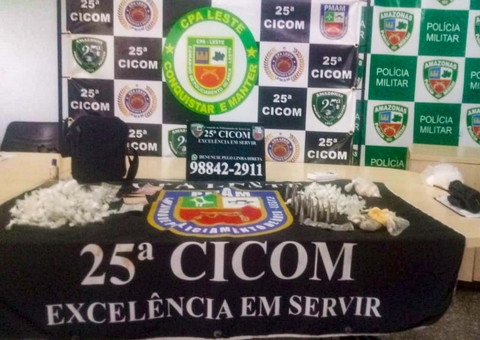 Homem com mais de 600 porções de drogas é detido pela polícia em Manaus
