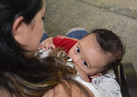 Maternidade de Manaus convoca doadoras para reposição de estoque de leite humano