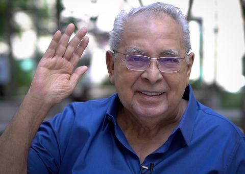 Corpo de Amazonino Mendes chega nesta manhã em Manaus 