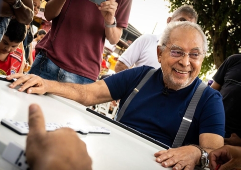 Amazonino Mendes testa positivo para Covid-19