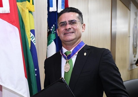 Prefeito de Manaus recebe 'Medalha do Mérito Eleitoral' do TRE-AM