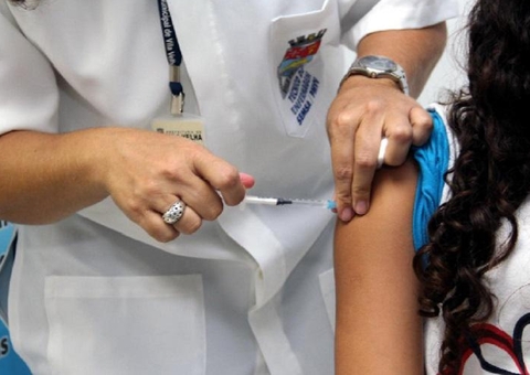 Semed e FCecon pretendem vacinar 87 mil alunos contra HPV em Manaus; vídeo