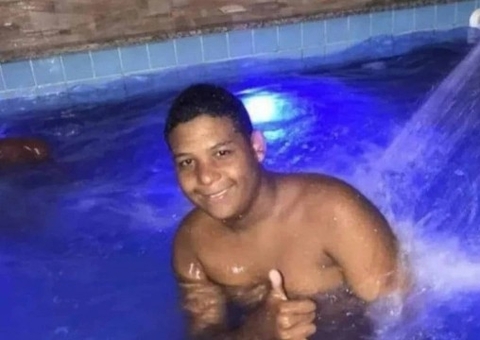 Jovem é espancado até a morte por amigos de infância por causa de celular