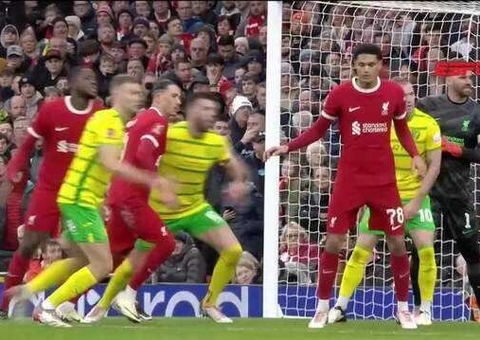 Liverpool goleia Norwich e segue vivo na disputa da Copa da Inglaterra