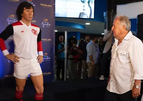Ídolo do Flamengo, Zico ganha estátua de cera e relembra frustração na Olimpíada do Rio