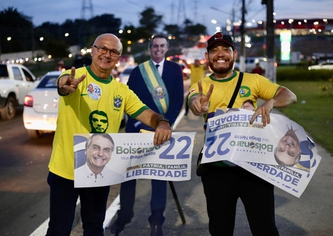 Mesmo antes das eleições, 'Time Bolsonaro' realiza 'caminhada da vitória' em Manaus