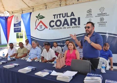 Prefeitura de Coari entrega títulos definitivos e certidões de imóveis a moradores