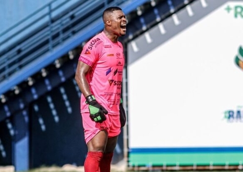 Manaus anuncia goleiro Waldson, ex-Princesa do Solimões, para 2024