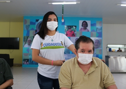 Pré-inscrições para curso de cuidador de idosos iniciam na segunda-feira em Manaus