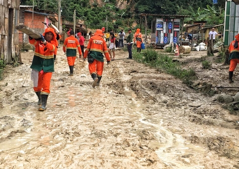 Veja fotos do local devastado por deslizamento de terra que matou 8 pessoas em Manaus