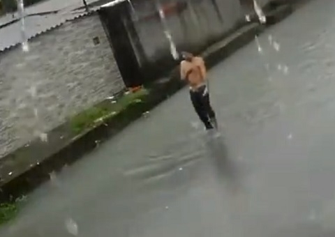 Vídeo mostra homem caindo morto após levar facada em terreiro de Umbanda em Flores