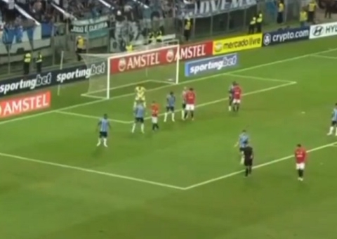 Grêmio perde em casa contra Huachipato e permanece na lanterna da Libertadores