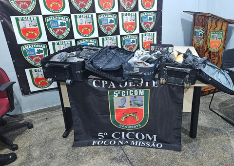 Polícia encontra 13 tabletes de drogas em malas abandonadas no Porto do São Raimundo