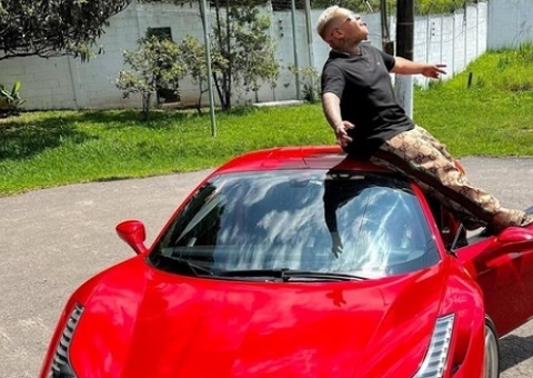 MC Ryan se pronuncia após ter Ferrari apreendida pela PF;vídeo