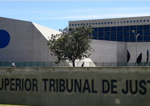 CNJ suspende norma que proíbe uso de cropped no STJ
