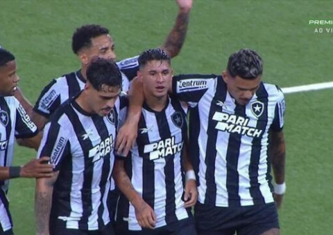 Botafogo desencanta e supera Atlético-GO em noite de uruguaio goleador