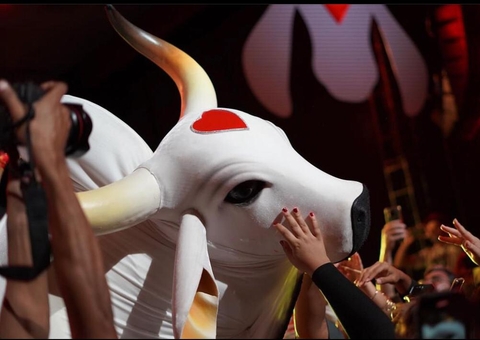 Após polêmica, Boi Garantido retira toada 'Parintina Rainha' do álbum