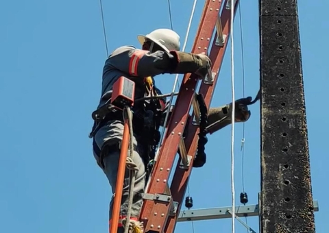 Moradores enfrentam quedas de energia neste domingo em diversos bairros de Manaus