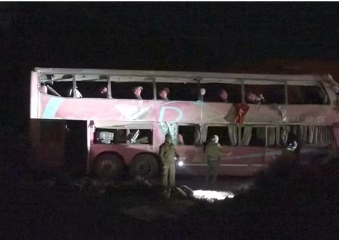 Duas brasileiras morrem e mais de 30 ficam feridos após ônibus capotar no Chile