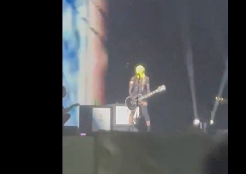 Madonna usa balaclava durante ensaio técnico para show de sábado; vídeo