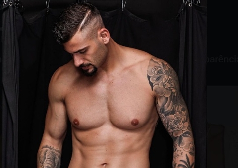 Vaza nude do ex-BBB Nizam e tamanho choca internautas