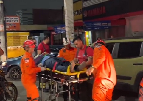 Motociclista é atingido por carro ao tentar fazer retorno irregular