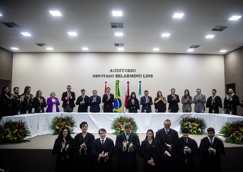 Sete novos defensores públicos são empossados no Amazonas