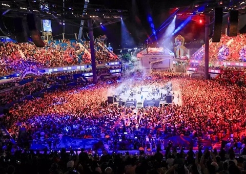 Revistas pessoais não devem constranger trans e travestis no Festival de Parintins, recomenda DPE