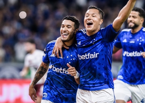 Cruzeiro vence Fluminense por 2 a 0 no Mineirão