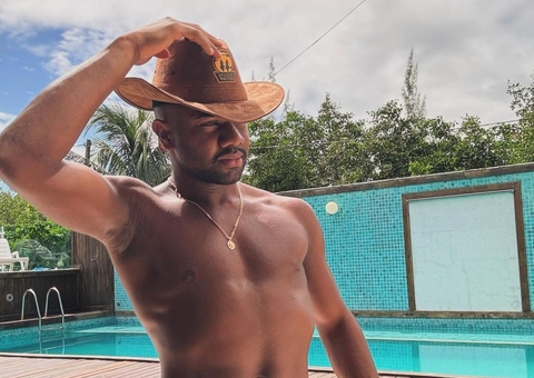 Internautas apontam suposta ereção de Davi durante massagem em Parintins e ex-BBB é detonado