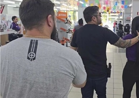 Funcionária é presa suspeita de participar de roubos a lojas da TV Lar em Manaus; vídeo