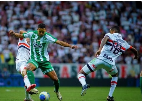 São Paulo é salvo pelo VAR após frango de Rafael e só empata com Juventude