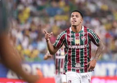 Na estreia de Thiago Silva, Flu vence após quase 2 meses e deixa a lanterna