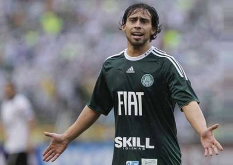 Ex-Palmeiras Valdívia é detido por suposto crime sexual
