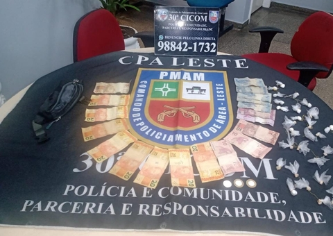 Traficante fica nervoso ao ver viatura e acaba preso com cocaína em Manaus