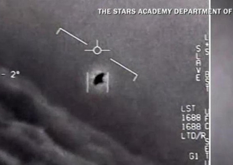 Tenente aposentada da Marinha relata o encontro com OVNI 