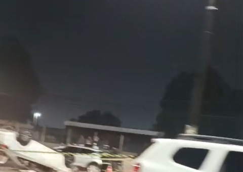 Ocupante de carro morre durante acidente violento na Max Teixeira na noite de Natal