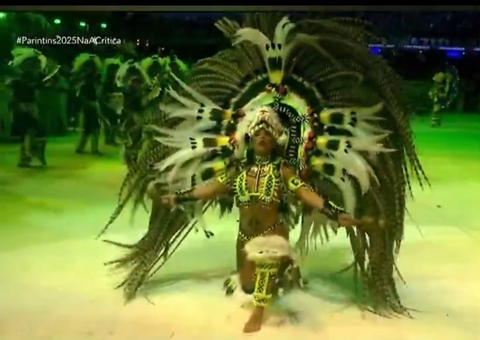 Cunhã-poranga Marciele Albuquerque impressiona com dança e transmutação