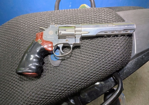 Dupla é espancada após assaltar motociclista no Novo Aleixo