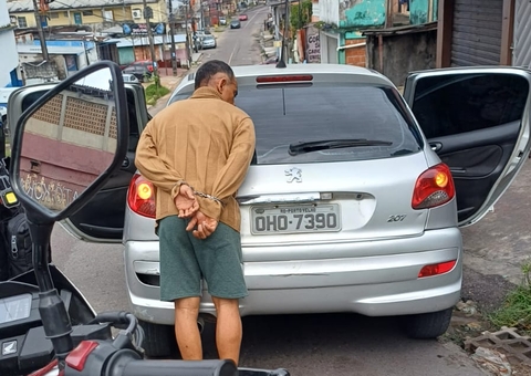 Moradores tentam incendiar casa de homem preso com adolescente em carro