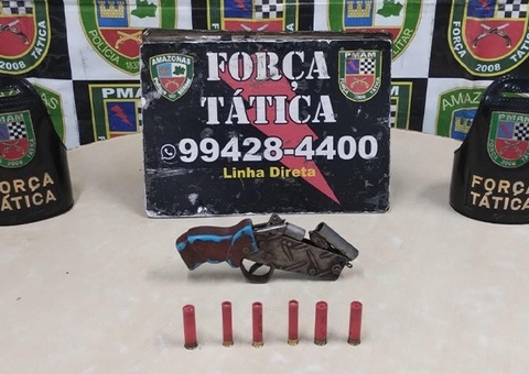 Suspeitos de arrastões veem viatura da PM e fogem para área de mata em Manaus