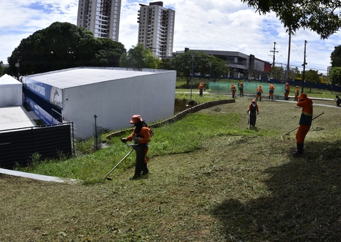 Áreas da Vila Olímpica recebem ações de limpeza em Manaus