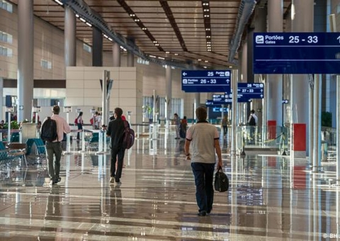 Brasileiros que forem à França terão que cumprir quarentena obrigatória