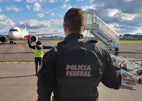Membro de facção foragido por homicídio é preso ao desembarcar de avião em Manaus 