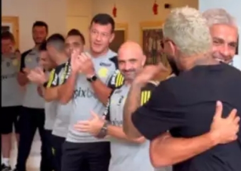 Gabigol retorna ao Flamengo e é recebido com corredor de aplausos; vídeo